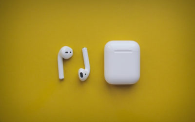 Auriculares inalámbricos AirPods de Apple para iPhone.